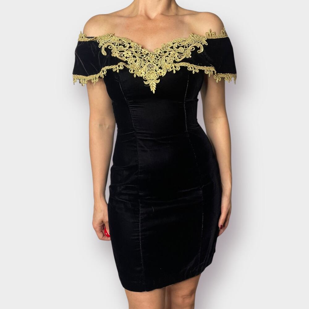 90s Steppin’ Out Black Velvet Dress with Gold Lace Size XS